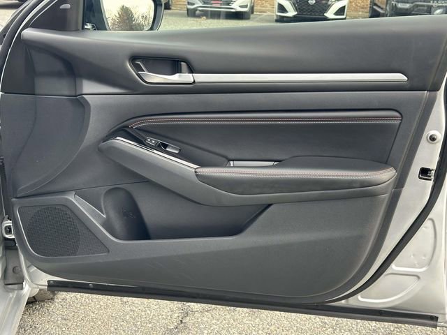 Used 2023 Nissan Altima 2.5 SR w/ SR Premium Package image 9