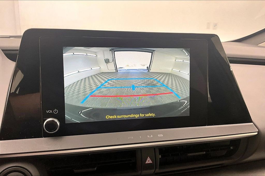 Used 2025 Toyota Prius LE image 21