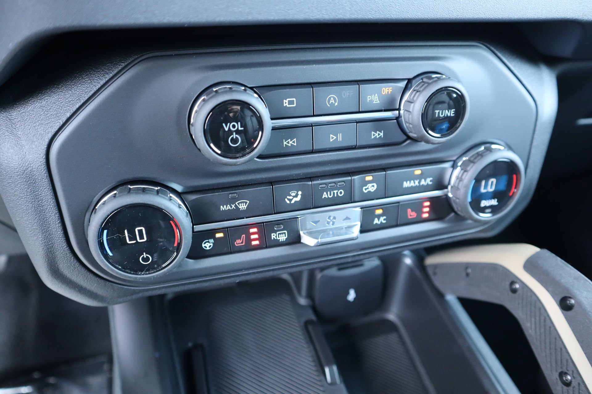 New 2026 Ford Bronco Badlands AWD/4WD image 9