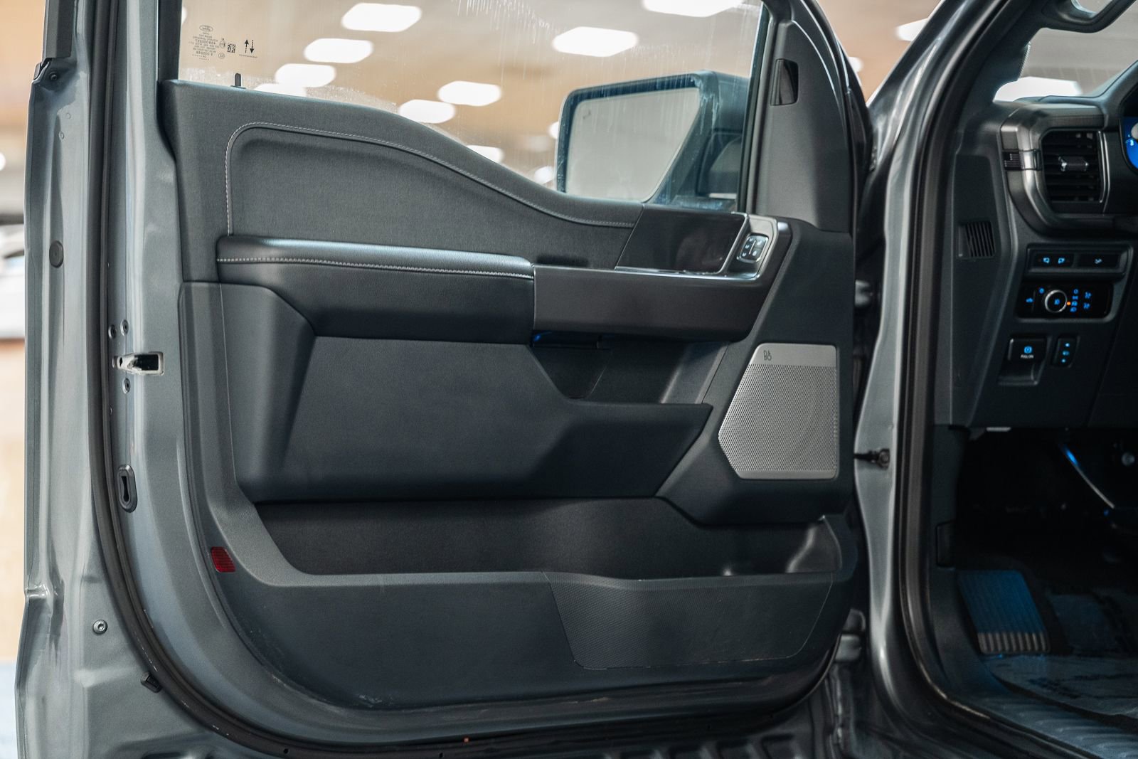 Certified 2024 Ford F150 Lariat AWD/4WD image 46