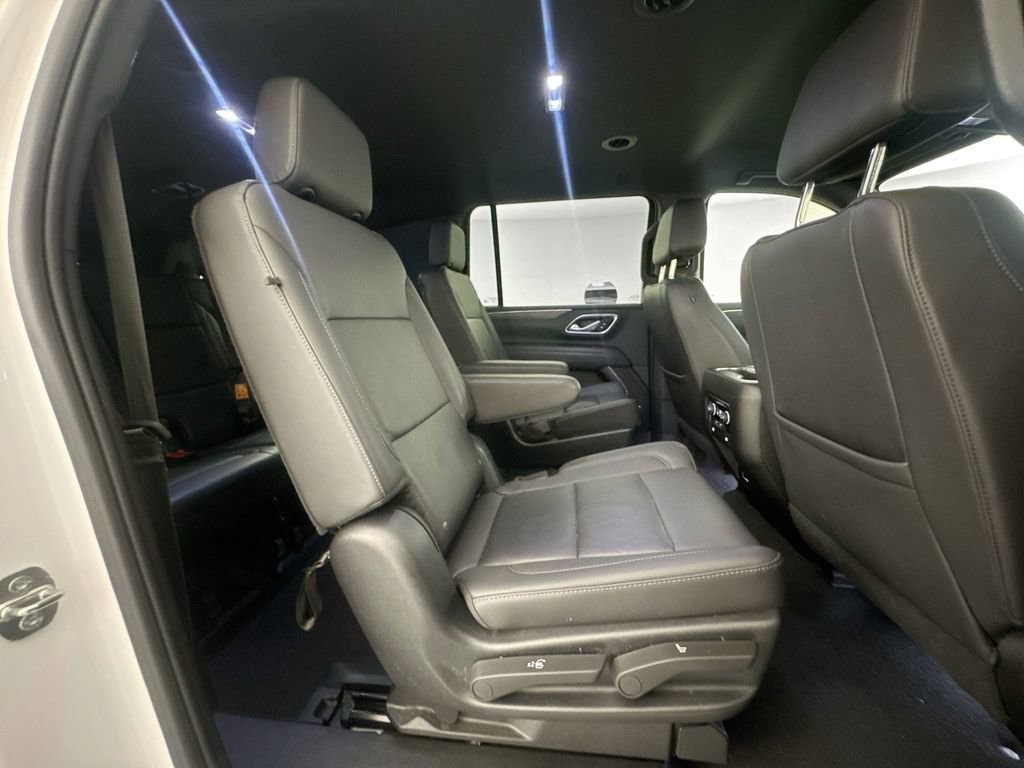 Used 2023 Chevrolet Suburban LT RWD image 28