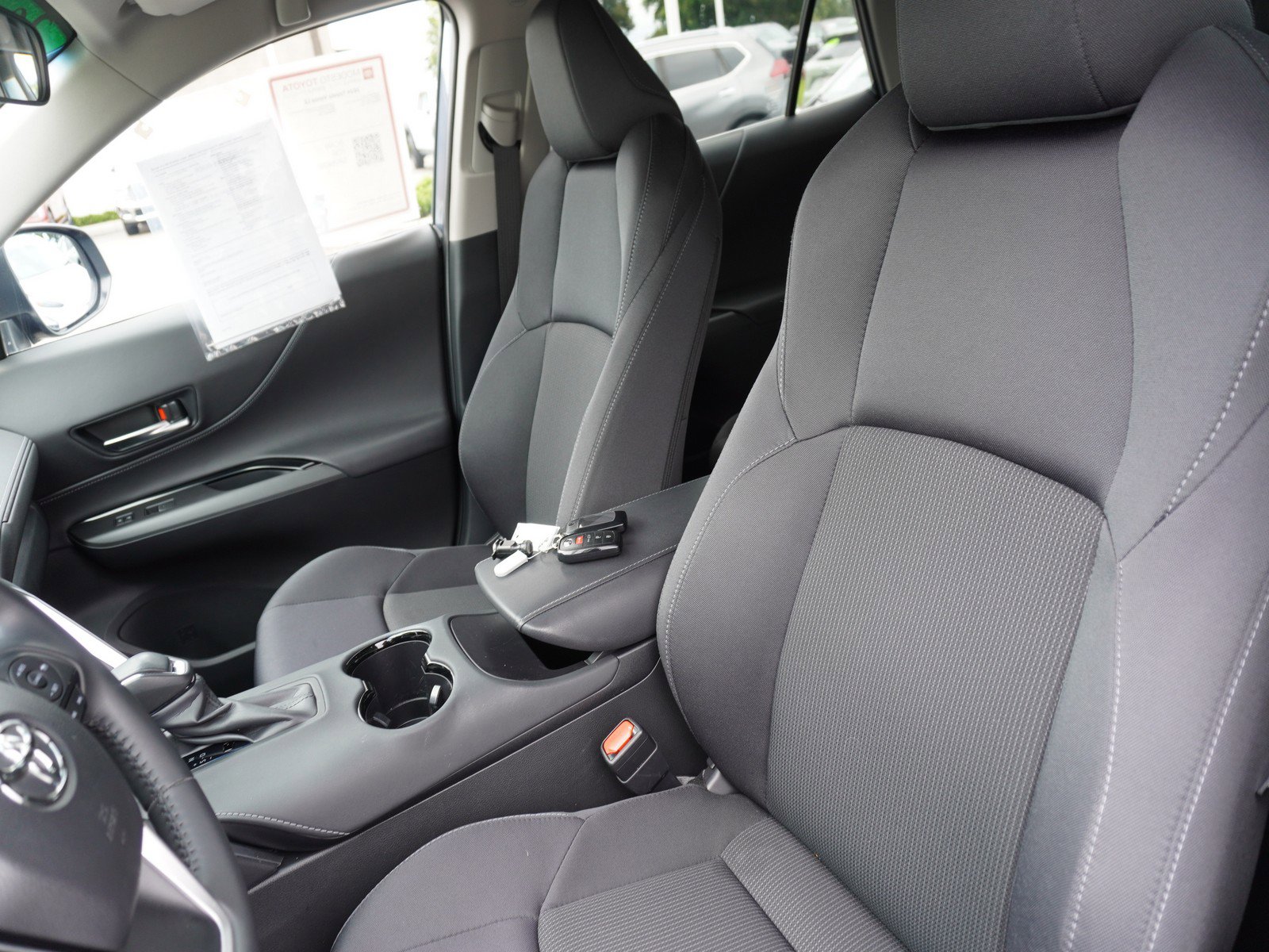 Used 2024 Toyota Venza LE AWD/4WD image 20
