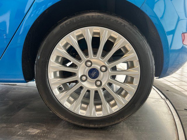 Used 2014 Ford Fiesta Titanium image 39
