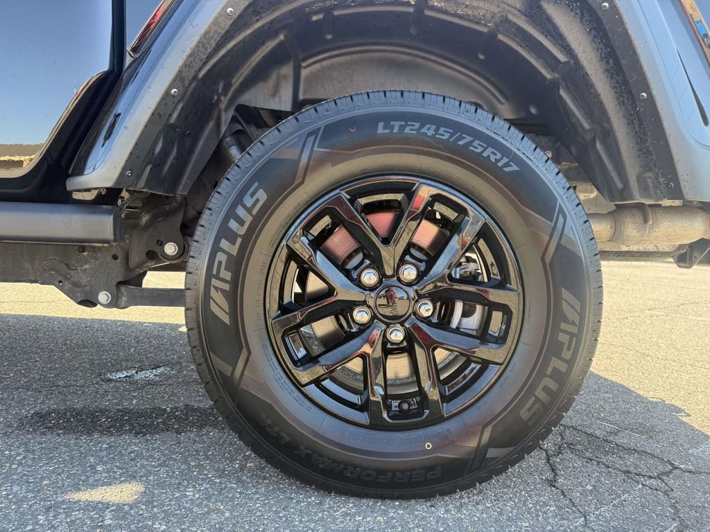 Used 2022 Jeep Gladiator Sport image 11