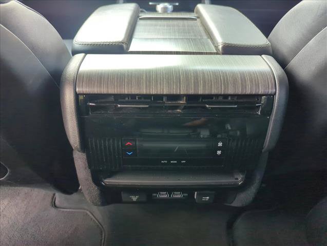 Used 2024 Jeep Wagoneer Series II AWD/4WD image 24