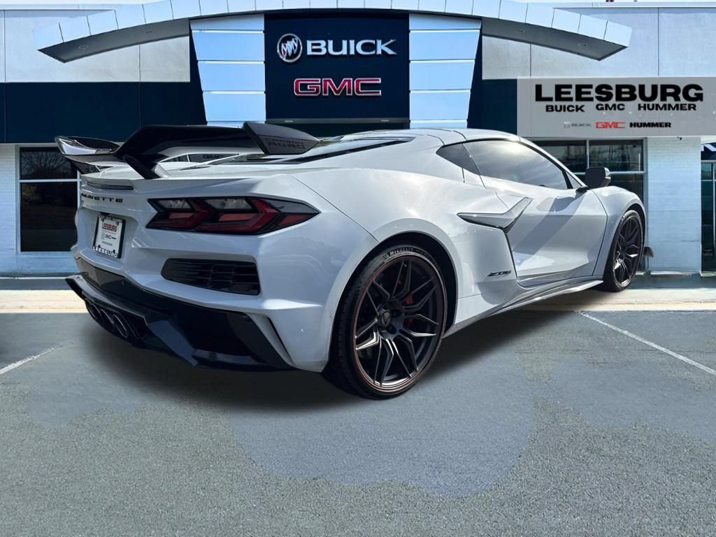 Used 2023 Chevrolet Corvette Z06 w/ Z07 Performance Package RWD image 7