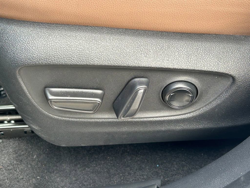 Used 2024 Toyota Grand Highlander AWD Hybrid image 30