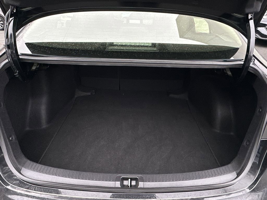 Used 2025 Toyota Corolla LE image 6