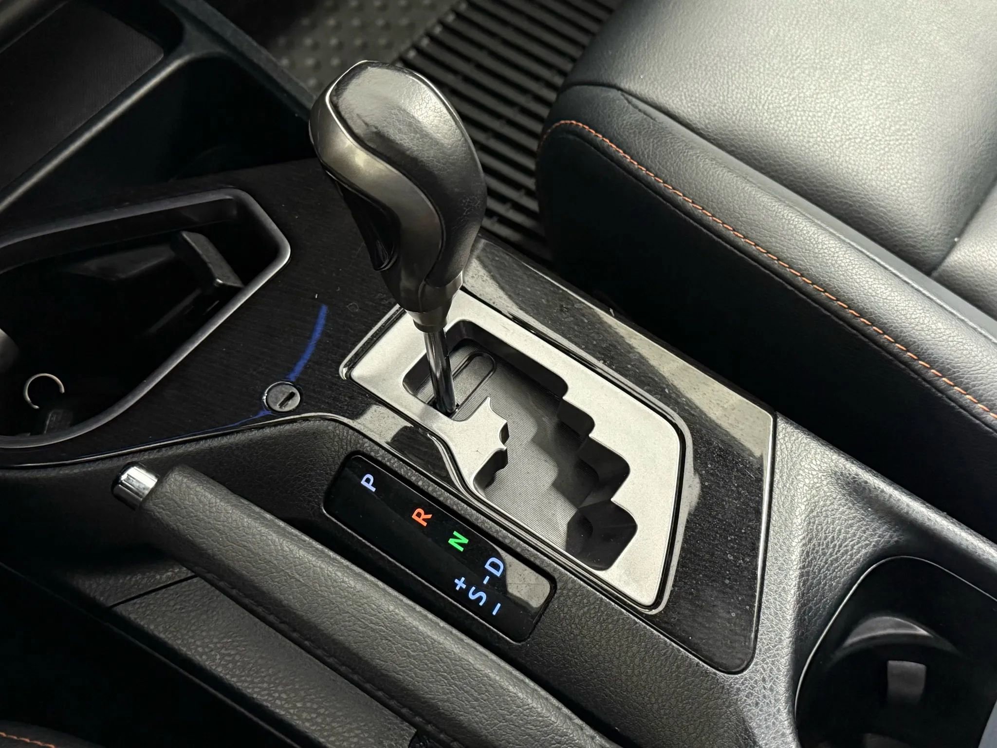 Used 2017 Toyota RAV4 SE w/ Advanced Technology Package image 25