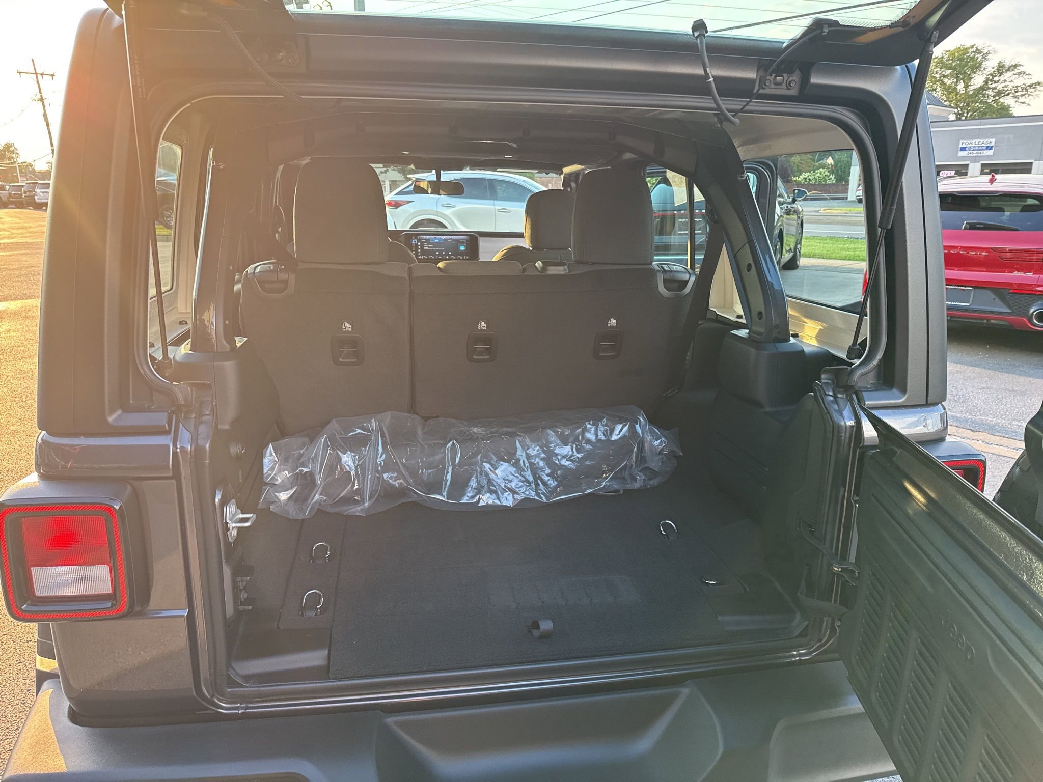 Used 2024 Jeep Wrangler Sport image 27