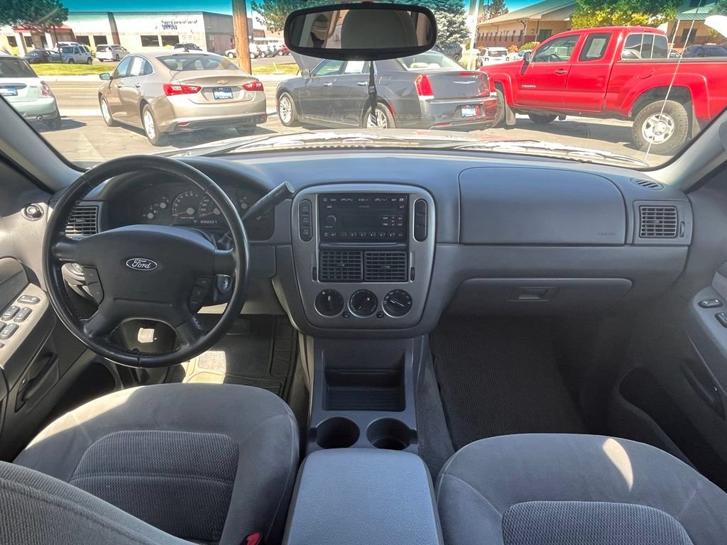 Used 2004 Ford Explorer XLT AWD/4WD image 13