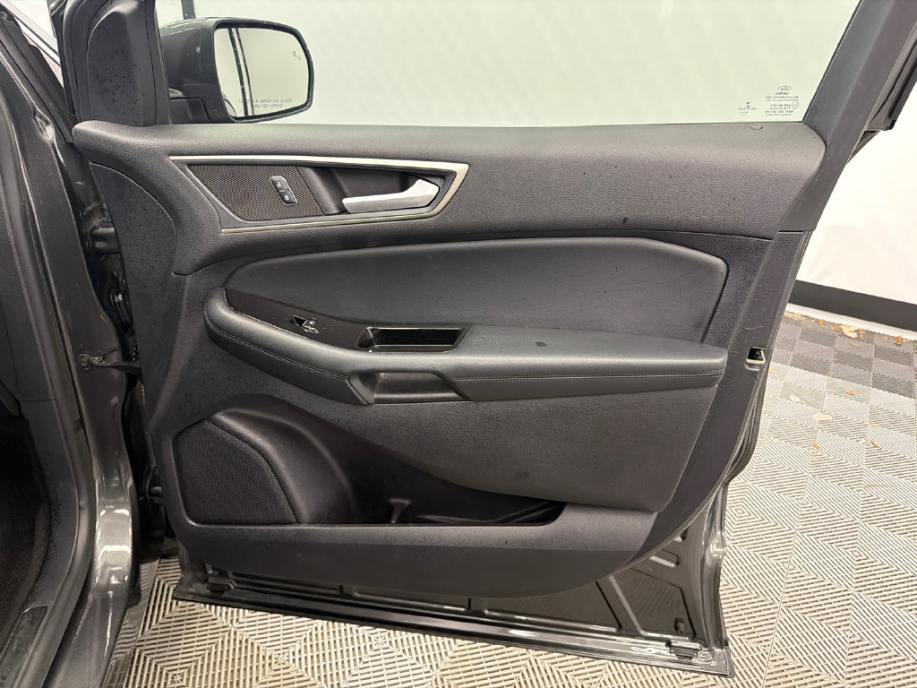 Used 2020 Ford Edge SEL w/ Convenience Package FWD image 15