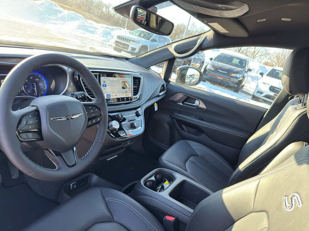 New 2026 Chrysler Pacifica Select w/ S Appearance Package FWD image 25