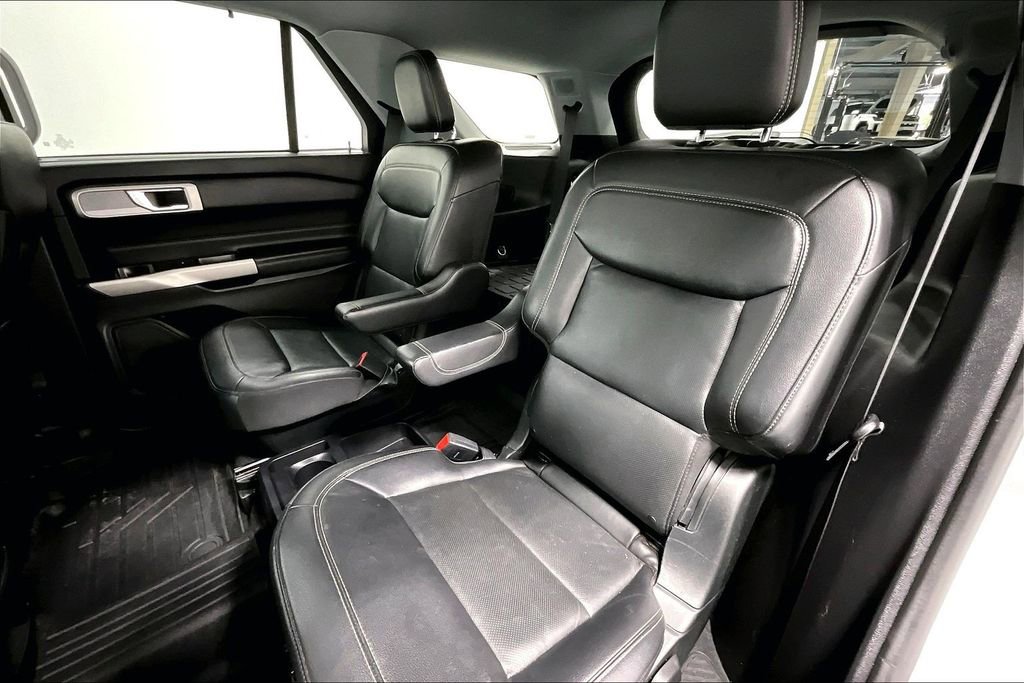 Used 2021 Ford Explorer Limited w/ Equipment Group 301A image 34
