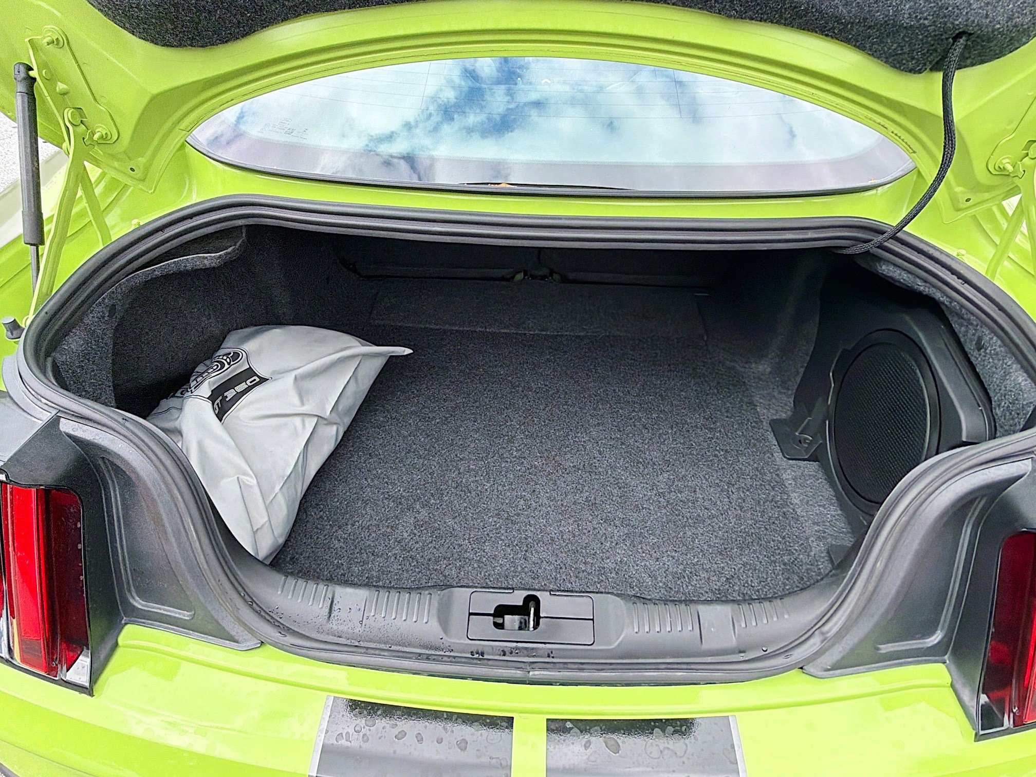 Used 2020 Ford Mustang Shelby GT350 w/ Technology Package image 12