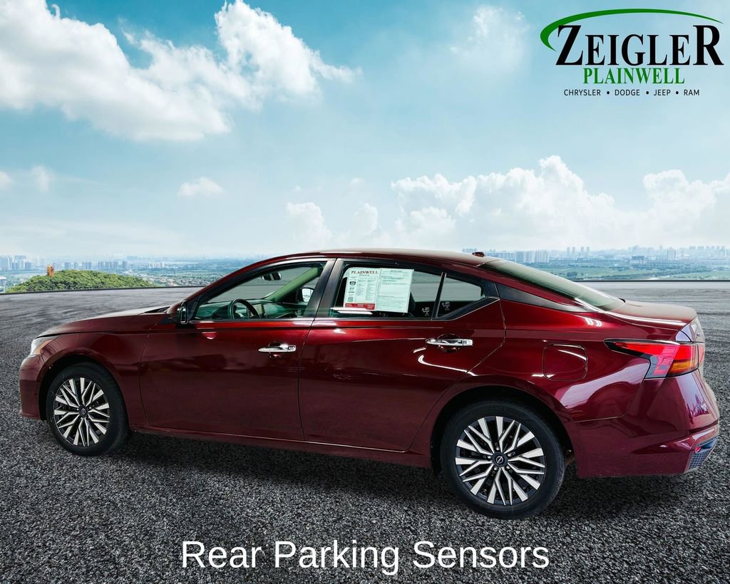 Used 2023 Nissan Altima 2.5 SV image 4