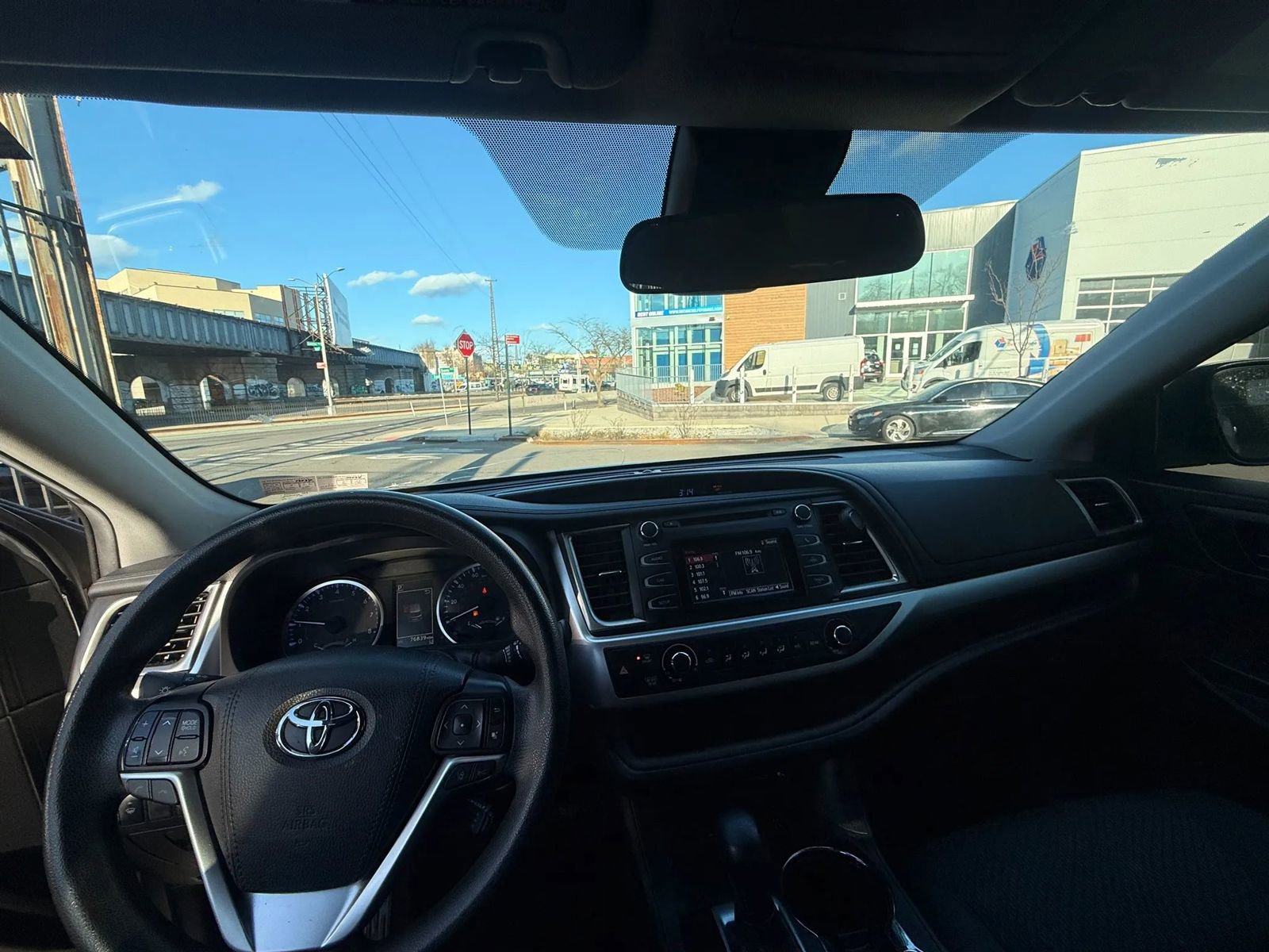 Used 2019 Toyota Highlander LE AWD/4WD image 21