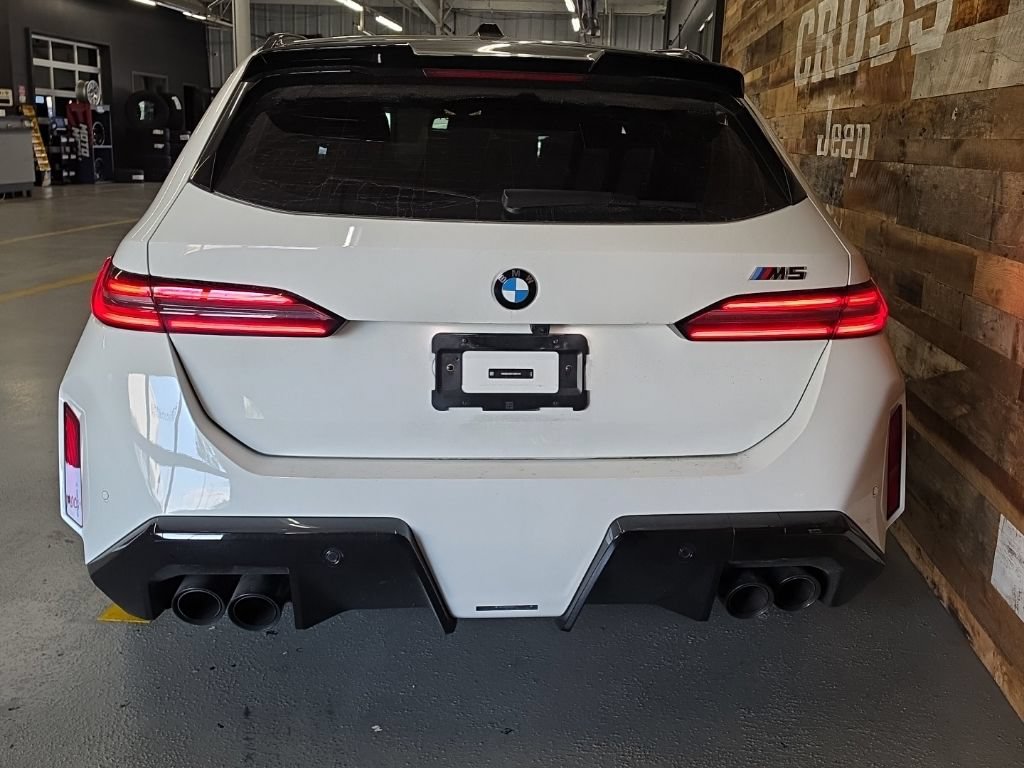 Used 2026 BMW M5 Touring AWD/4WD image 5