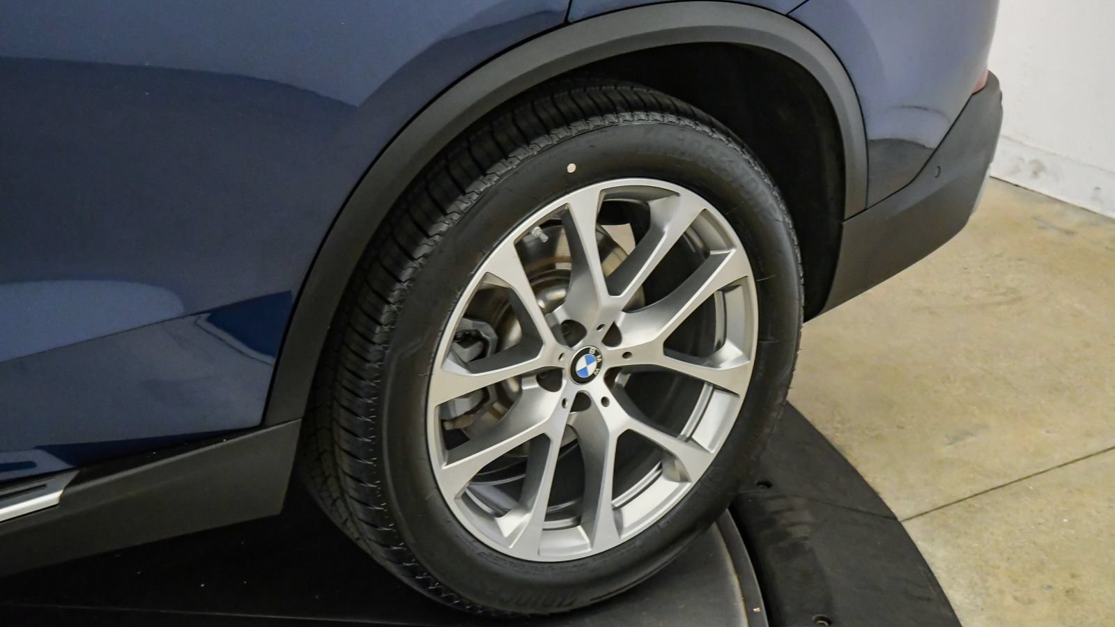 Certified 2022 BMW X5 sDrive40i w/ Luxury Seating Package RWD image 11