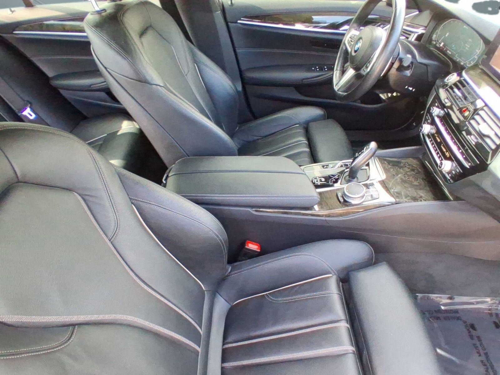 Used 2021 BMW 530e w/ M Sport Package image 30