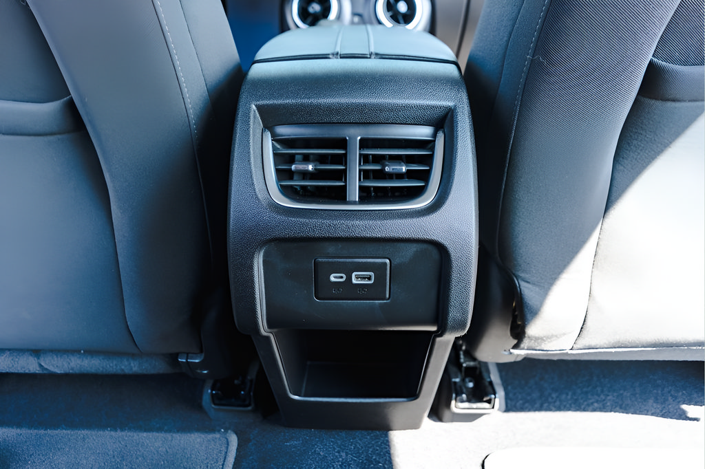 Used 2021 Chevrolet Blazer LT w/ LPO, Sport Package FWD image 30