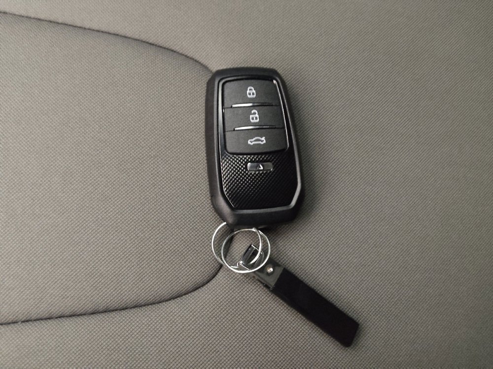 Used 2025 Hyundai Elantra Sport w/ Cargo Package FWD image 32
