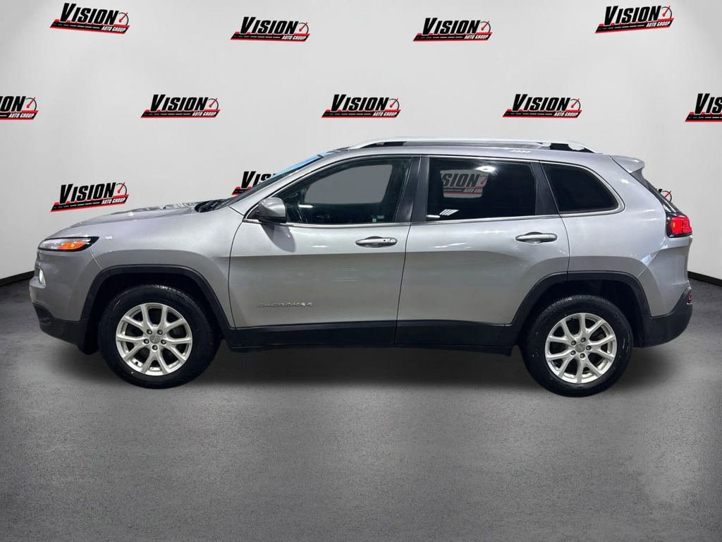 Used 2018 Jeep Cherokee Latitude Plus image 8