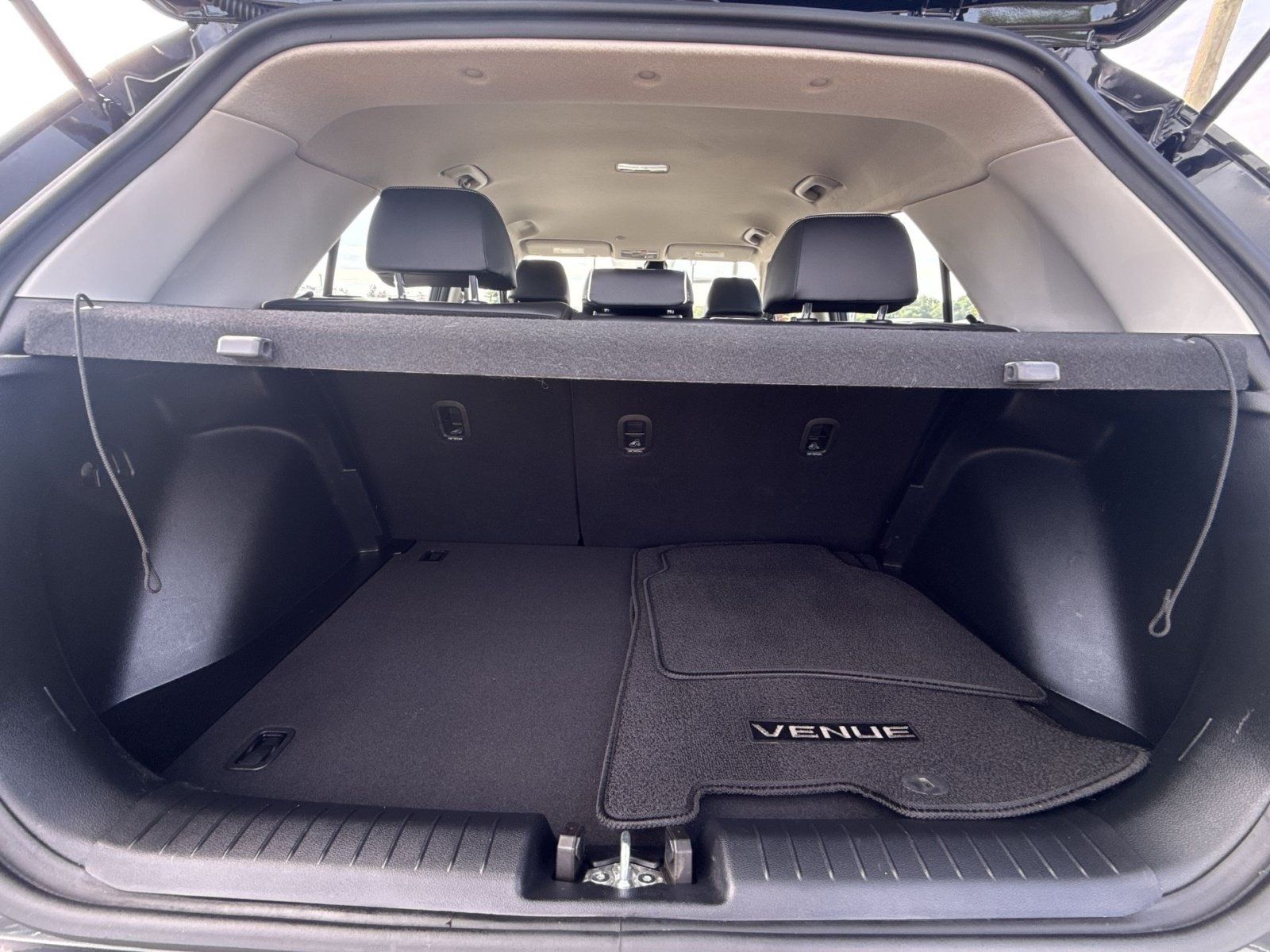 Certified 2024 Hyundai Venue Limited FWD image 26