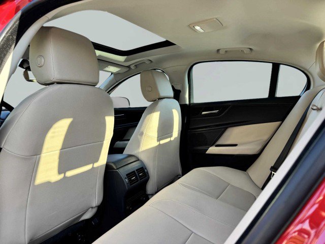 Used 2019 Jaguar XE Premium image 37