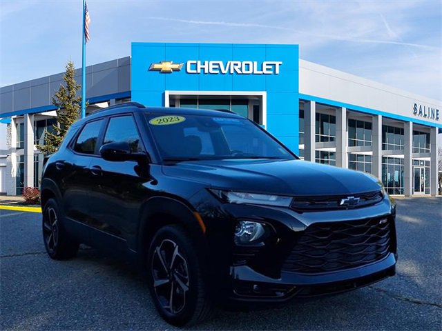 Used 2023 Chevrolet TrailBlazer RS w/ Sun and Liftgate Package image 1