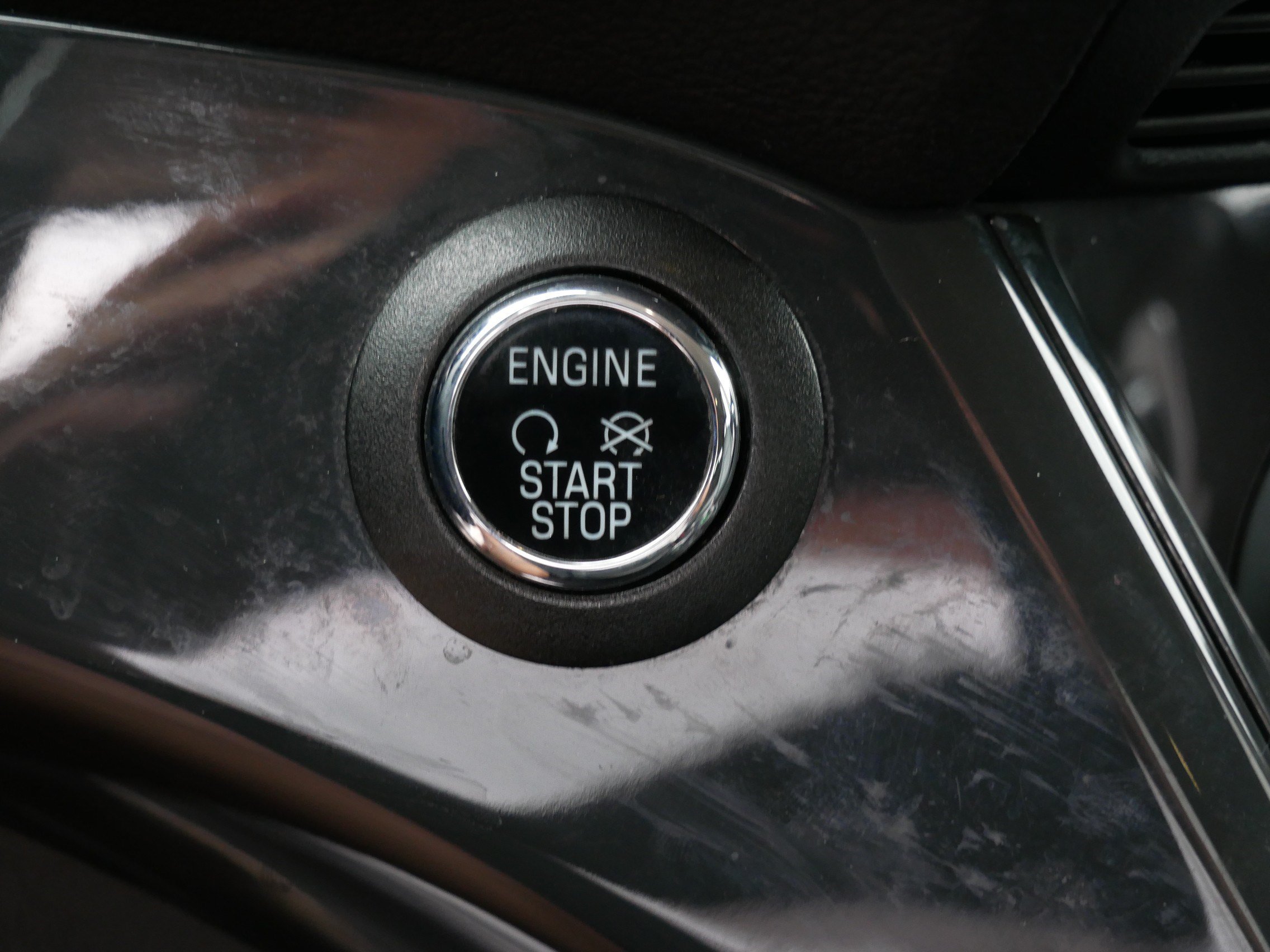 Used 2015 Ford Escape Titanium AWD/4WD image 34