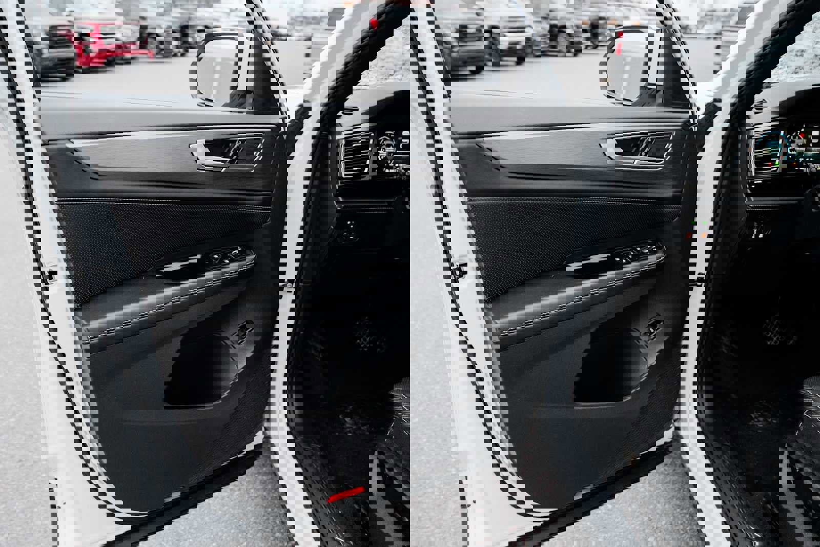 Used 2024 Volkswagen Atlas Cross Sport SE image 18