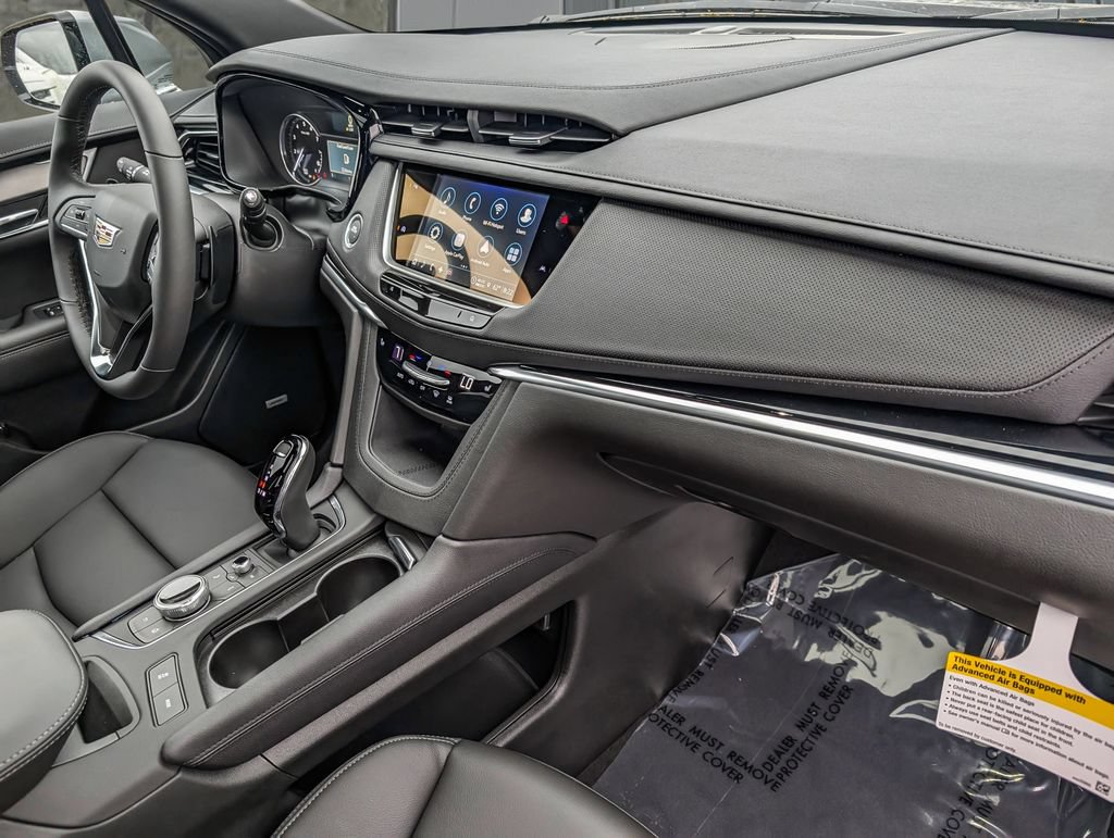 New 2025 Cadillac XT6 Luxury FWD image 25