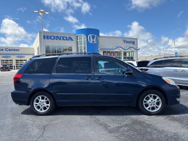 Used 2004 Toyota Sienna XLE FWD image 2