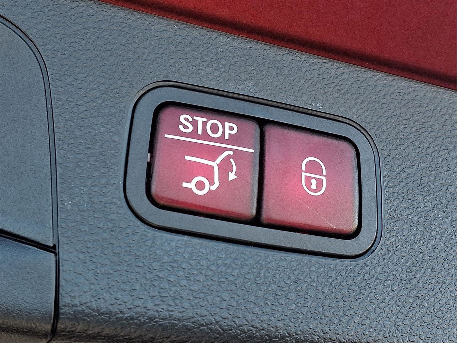 Used 2019 Mercedes-Benz GLC 300 4MATIC image 29