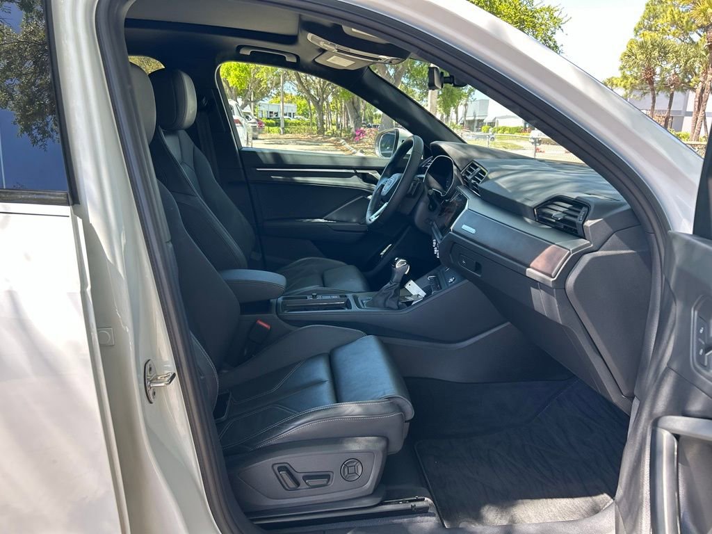 Used 2023 Audi Q3 2.0T Premium Plus w/ Premium Plus Package image 46