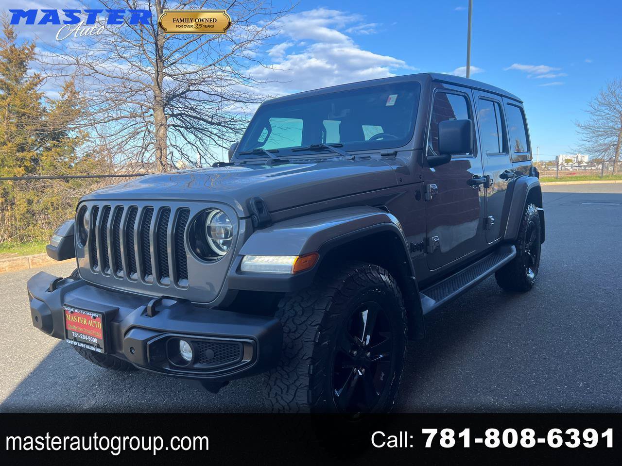 Used 2022 Jeep Wrangler Unlimited Sahara AWD/4WD image 1