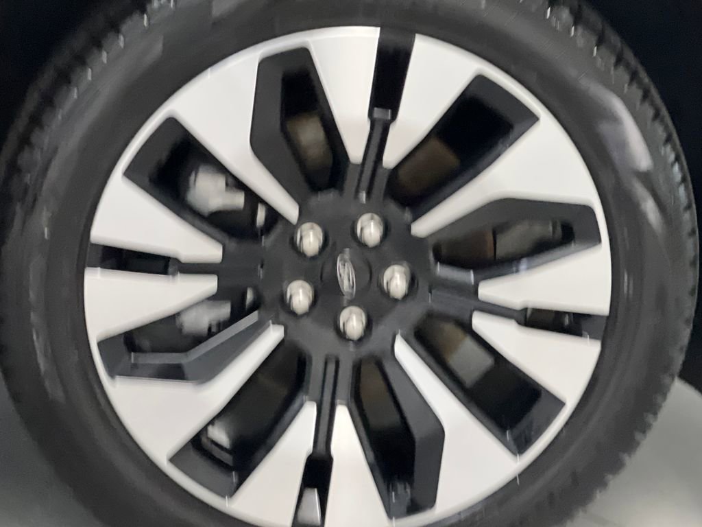 Used 2025 Ford Explorer Platinum w/ LUX Leather Package AWD/4WD image 65