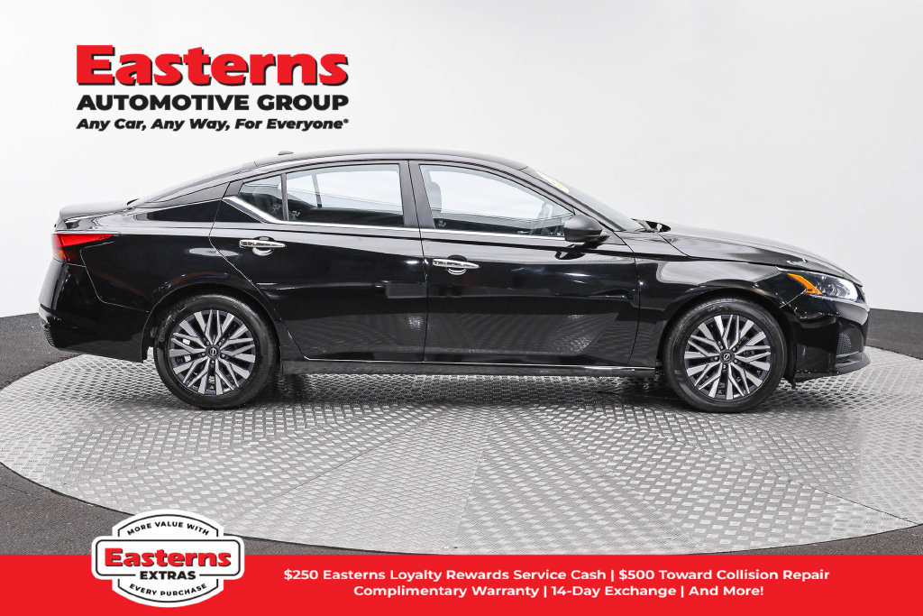 Used 2024 Nissan Altima 2.5 SV FWD image 5