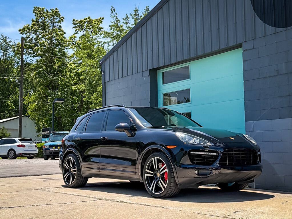 Used 2014 Porsche Cayenne Turbo S AWD/4WD image 9