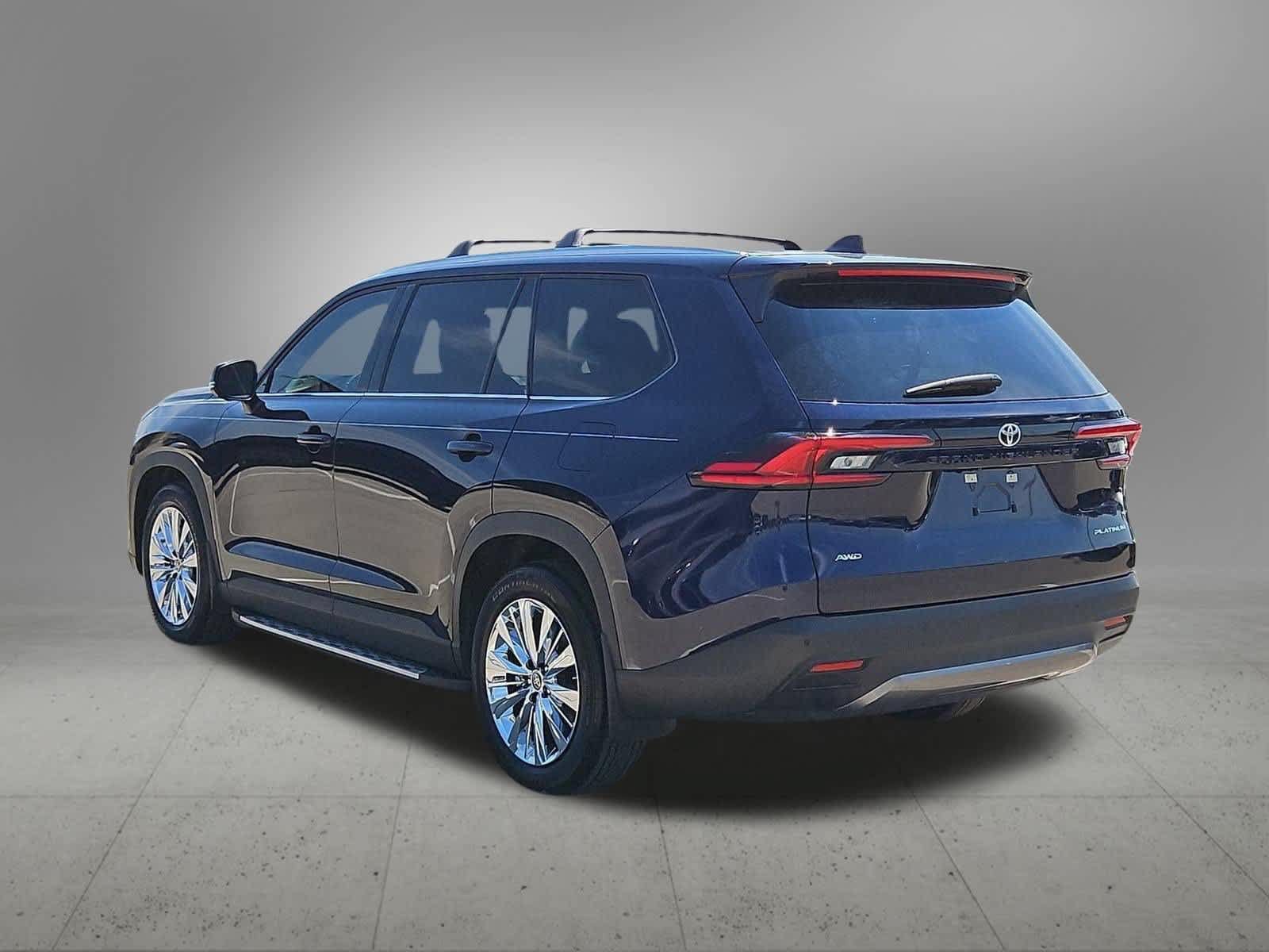 Used 2025 Toyota Grand Highlander AWD image 4