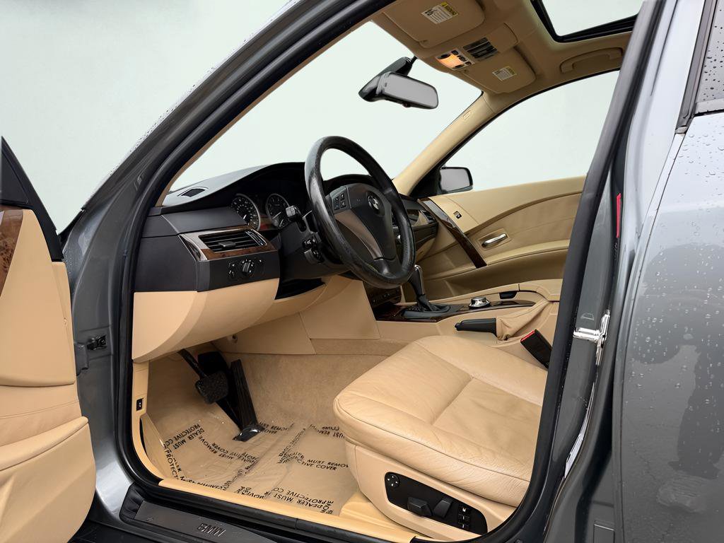 Used 2005 BMW 545i Sedan image 18