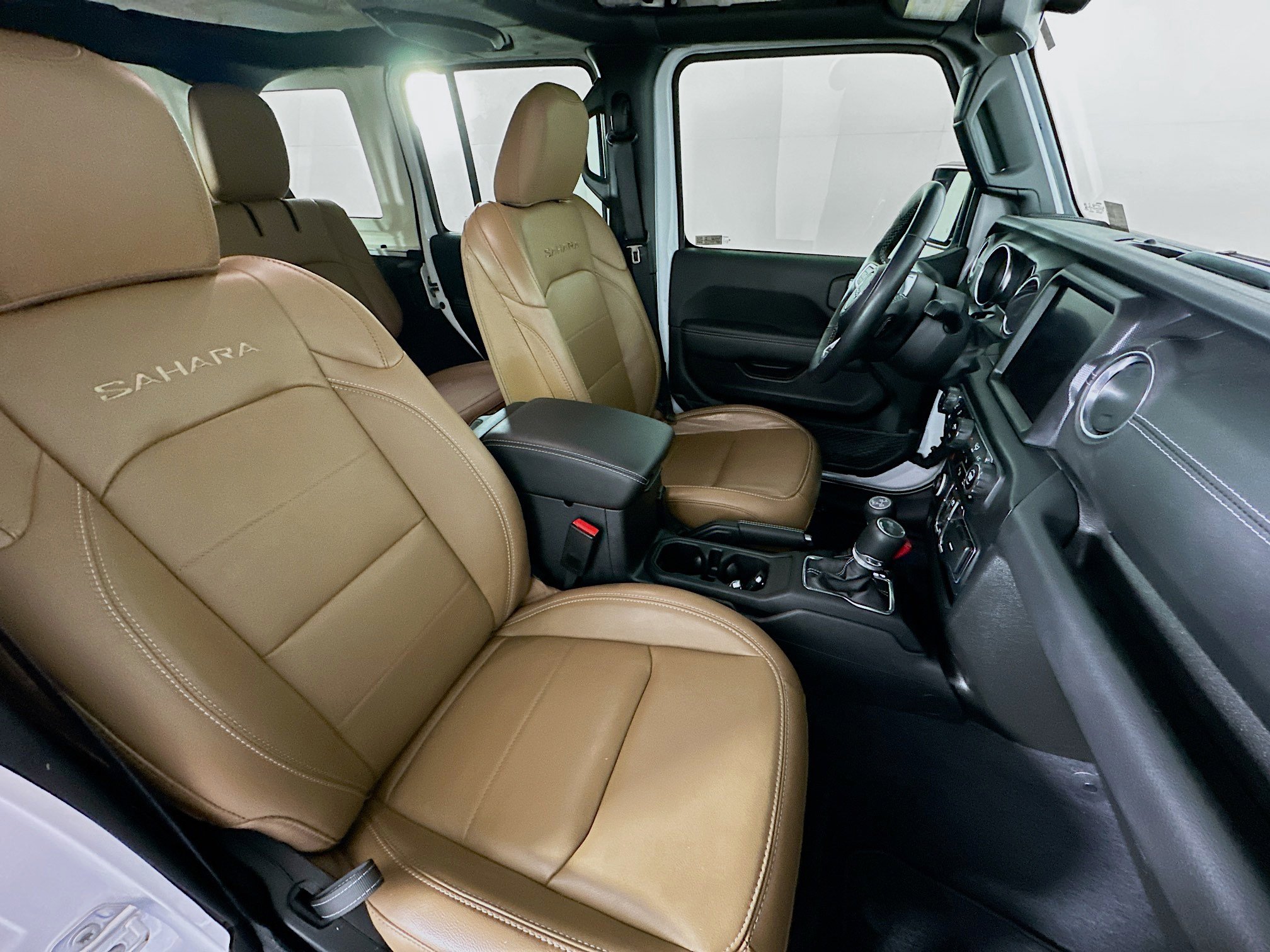 Used 2023 Jeep Wrangler Sahara w/ Cold Weather Group image 31