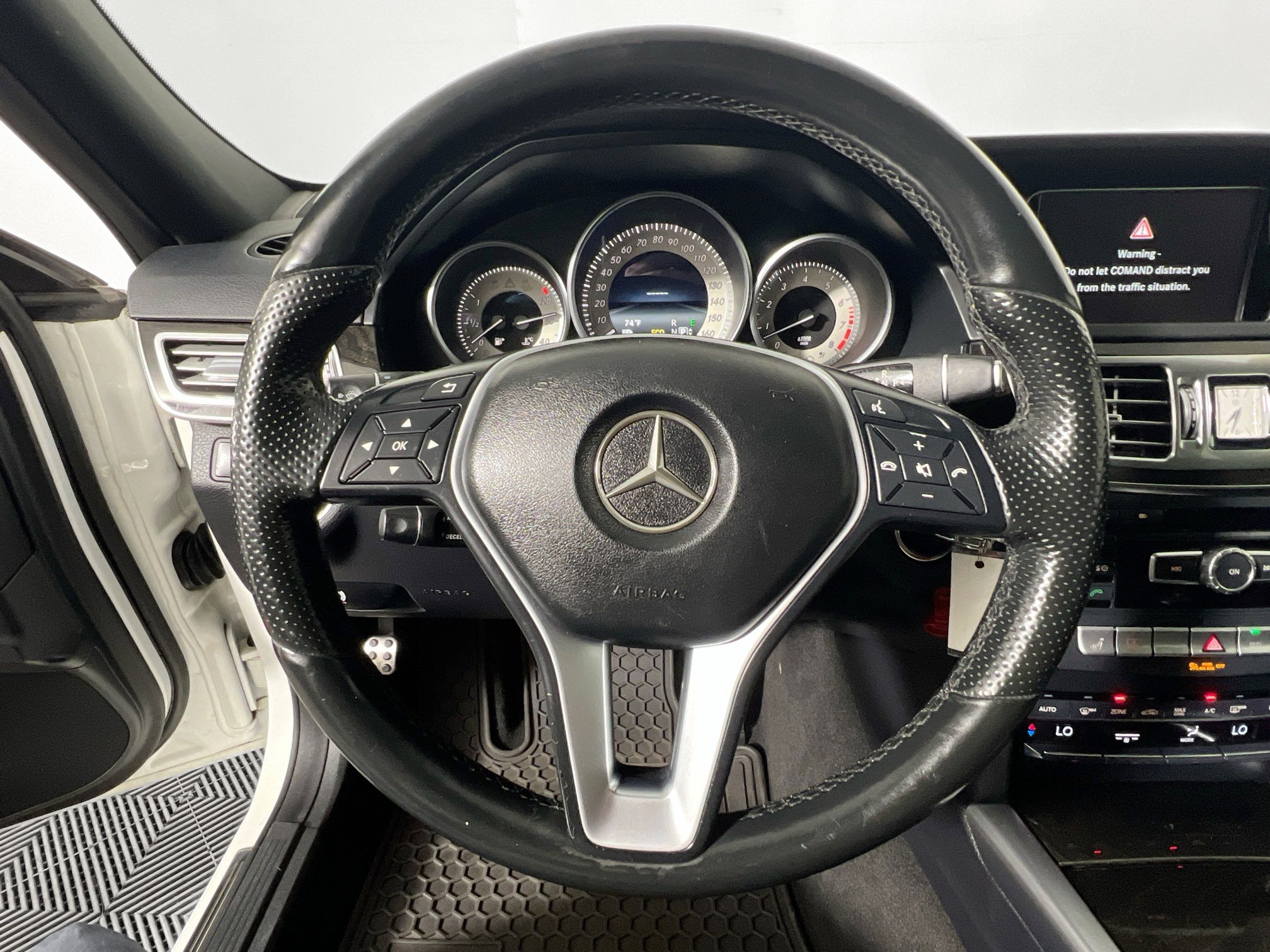 Used 2014 Mercedes-Benz E 350 4MATIC Sedan image 17