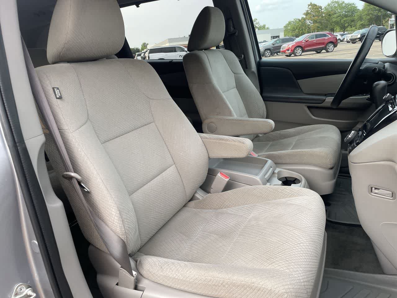 Used 2016 Honda Odyssey SE image 14