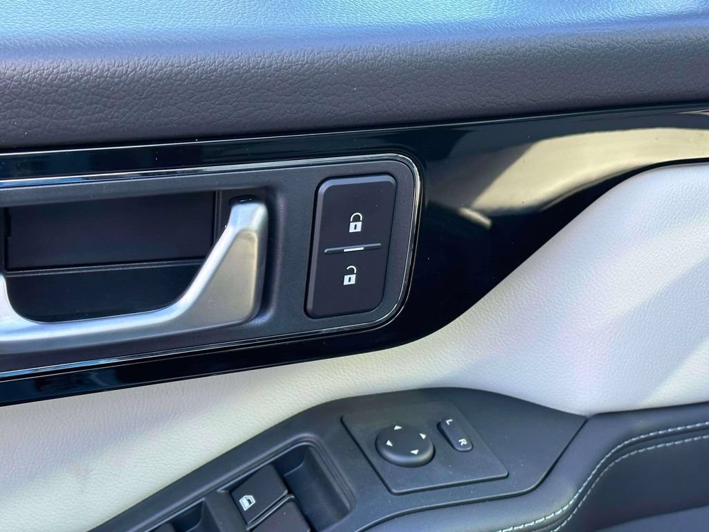New 2025 INEOS Grenadier Station Wagon AWD/4WD image 18