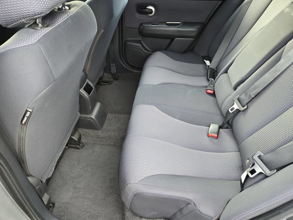 Used 2009 Nissan Versa Hatchback w/ Convenience Pkg FWD image 10