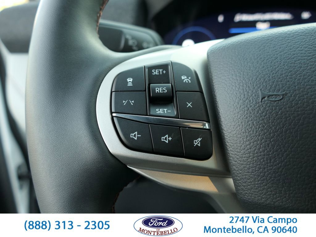 Used 2026 Ford Explorer Active w/ Active Comfort Package RWD image 16