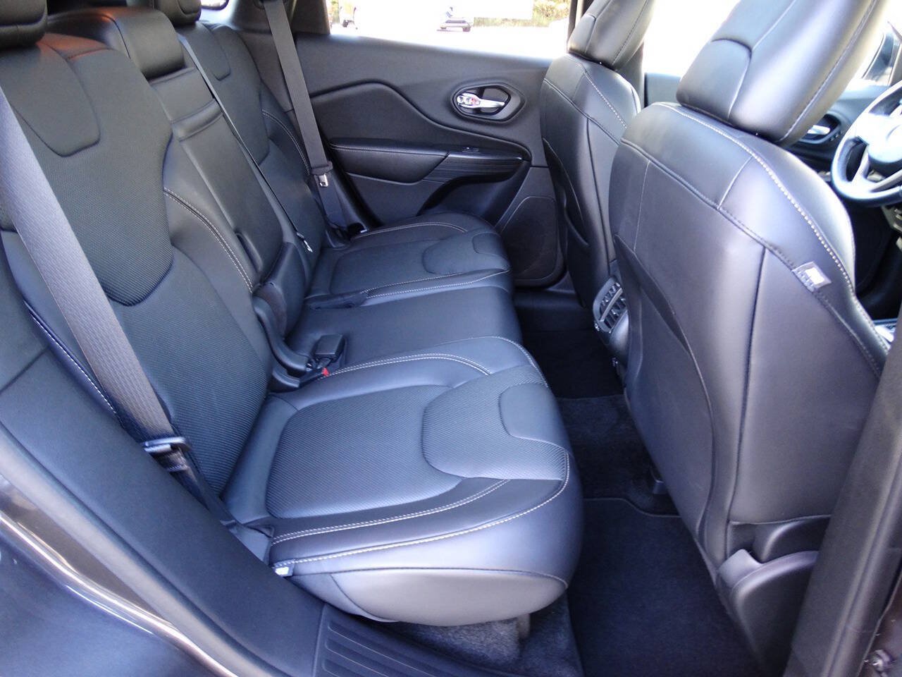 Used 2016 Jeep Cherokee 4WD Limited w/ Luxury Group w/ Luxury Group image 42