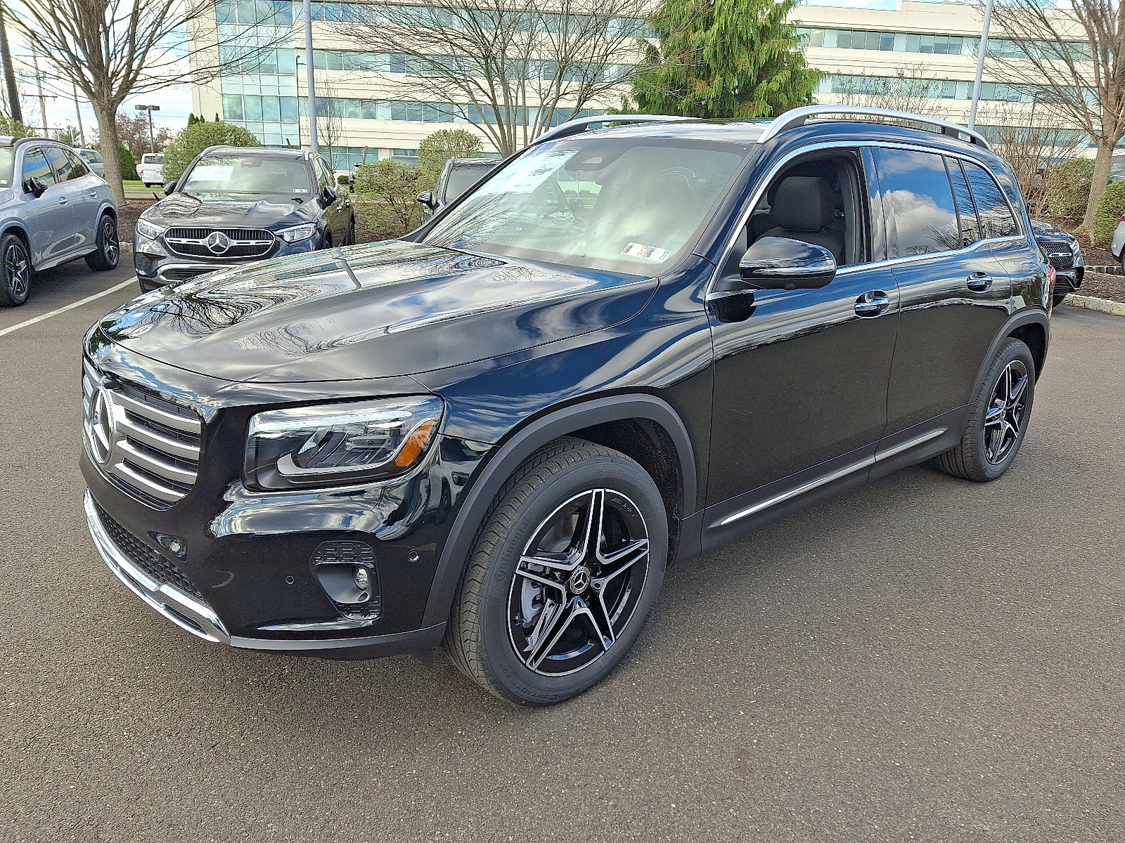 New 2026 Mercedes-Benz GLB 250 4MATIC image 3